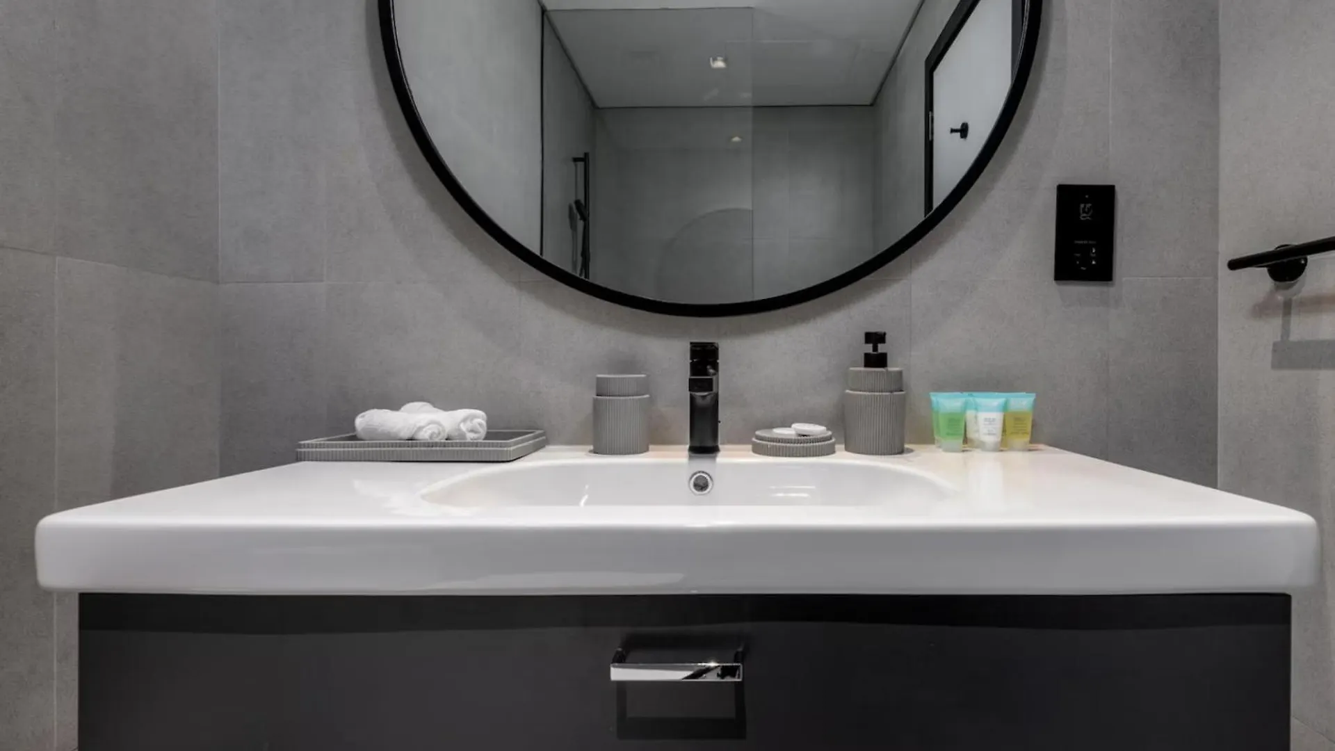 Luxury Apartment With Burj Khalifa View, Balcony Netflix Wehome Premium Dubai